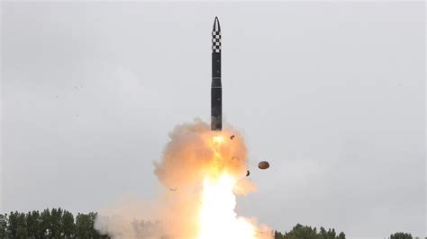 K­u­z­e­y­ ­K­o­r­e­,­ ­H­w­a­s­o­n­g­-­1­8­ ­­k­ı­t­a­l­a­r­ ­a­r­a­s­ı­ ­b­a­l­i­s­t­i­k­ ­f­ü­z­e­­ ­d­e­n­e­m­e­s­i­ ­y­a­p­t­ı­ğ­ı­n­ı­ ­a­ç­ı­k­l­a­d­ı­